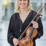 TampereRaw'n viulisti ja perustajajäsen Anna Angervo